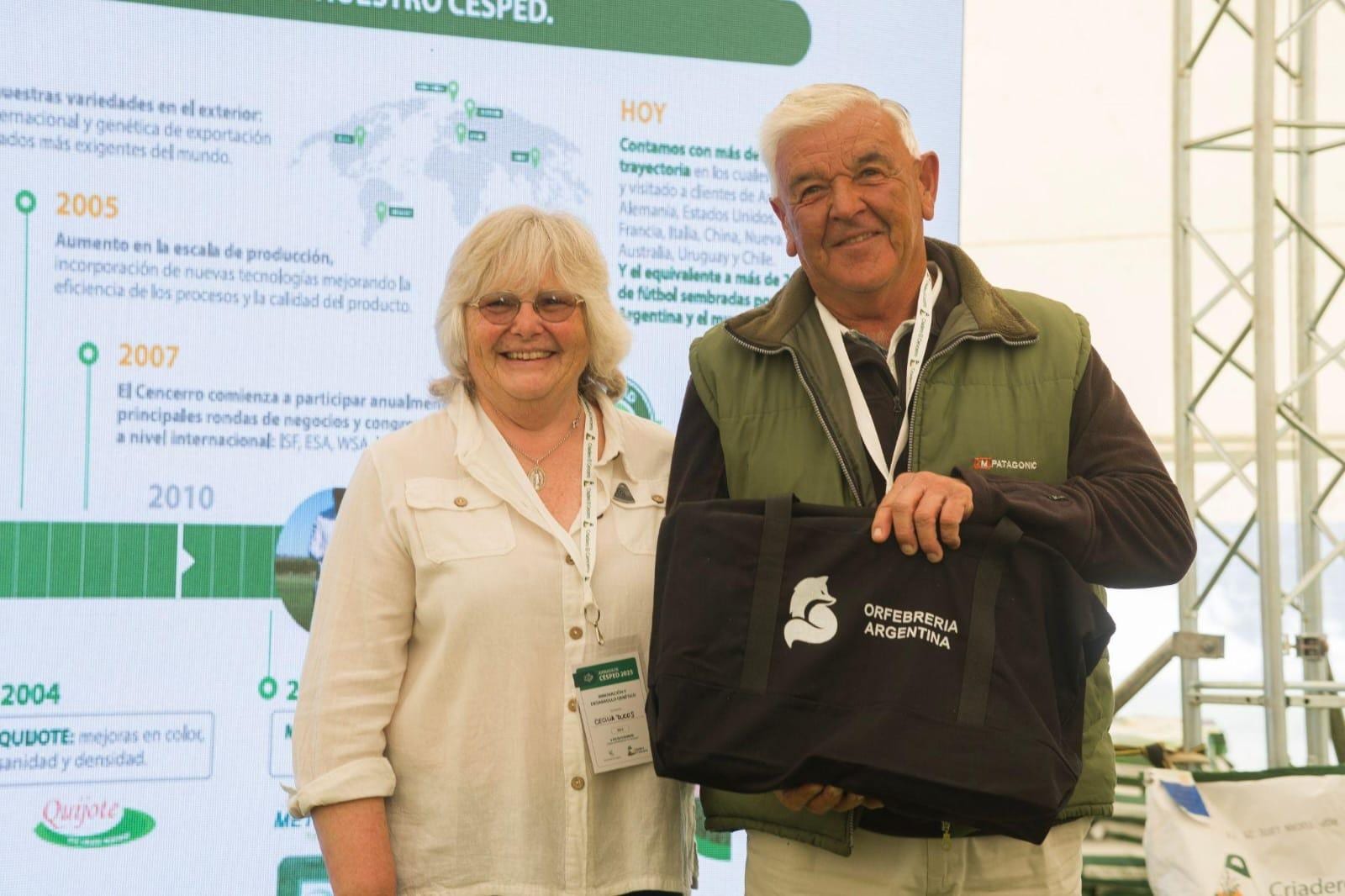 Criadero El Cencerro mostró su programa de mejoramiento genético en su Jornada de Césped 2025